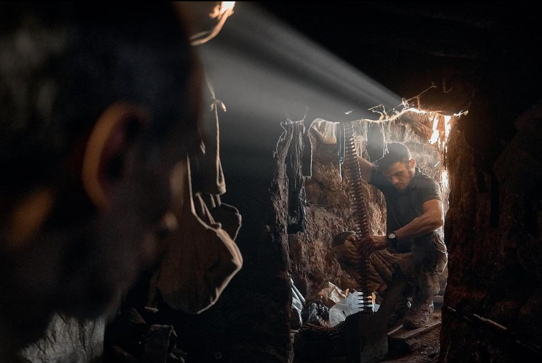 &quot;Путь смерти&quot;. Военные фотографы показали, как работает наша разведка: мощные кадры